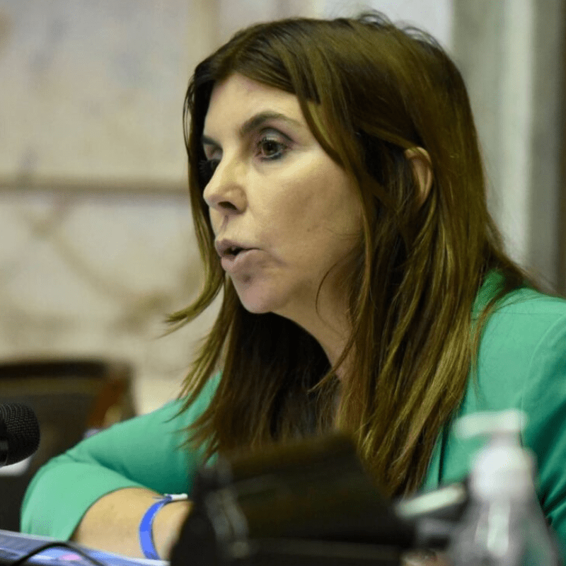 Después nos preocupamos porque la gente habla en contra de la política